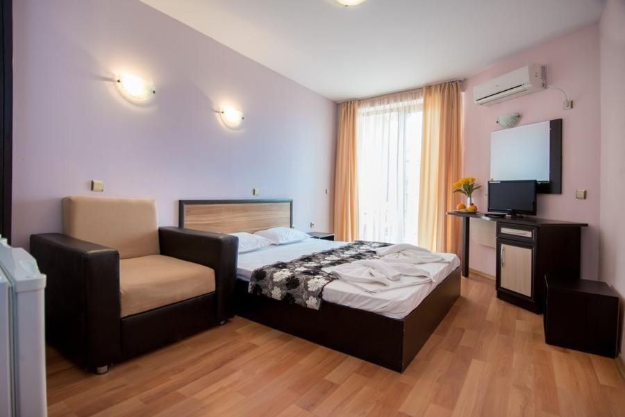 South Beach Hotel - New Management And Free Beach Access Tsarevo Ngoại thất bức ảnh