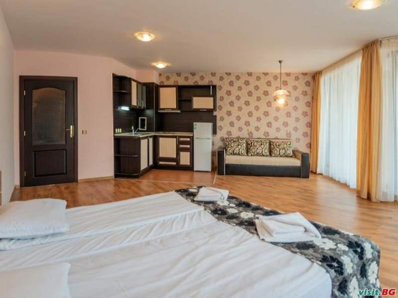 South Beach Hotel - New Management And Free Beach Access Tsarevo Ngoại thất bức ảnh