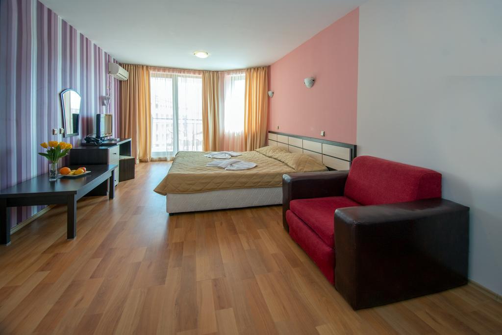 South Beach Hotel - New Management And Free Beach Access Tsarevo Ngoại thất bức ảnh