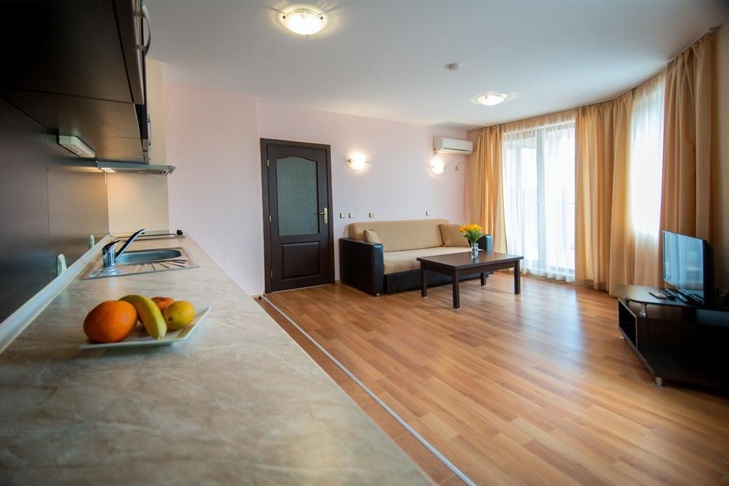 South Beach Hotel - New Management And Free Beach Access Tsarevo Ngoại thất bức ảnh
